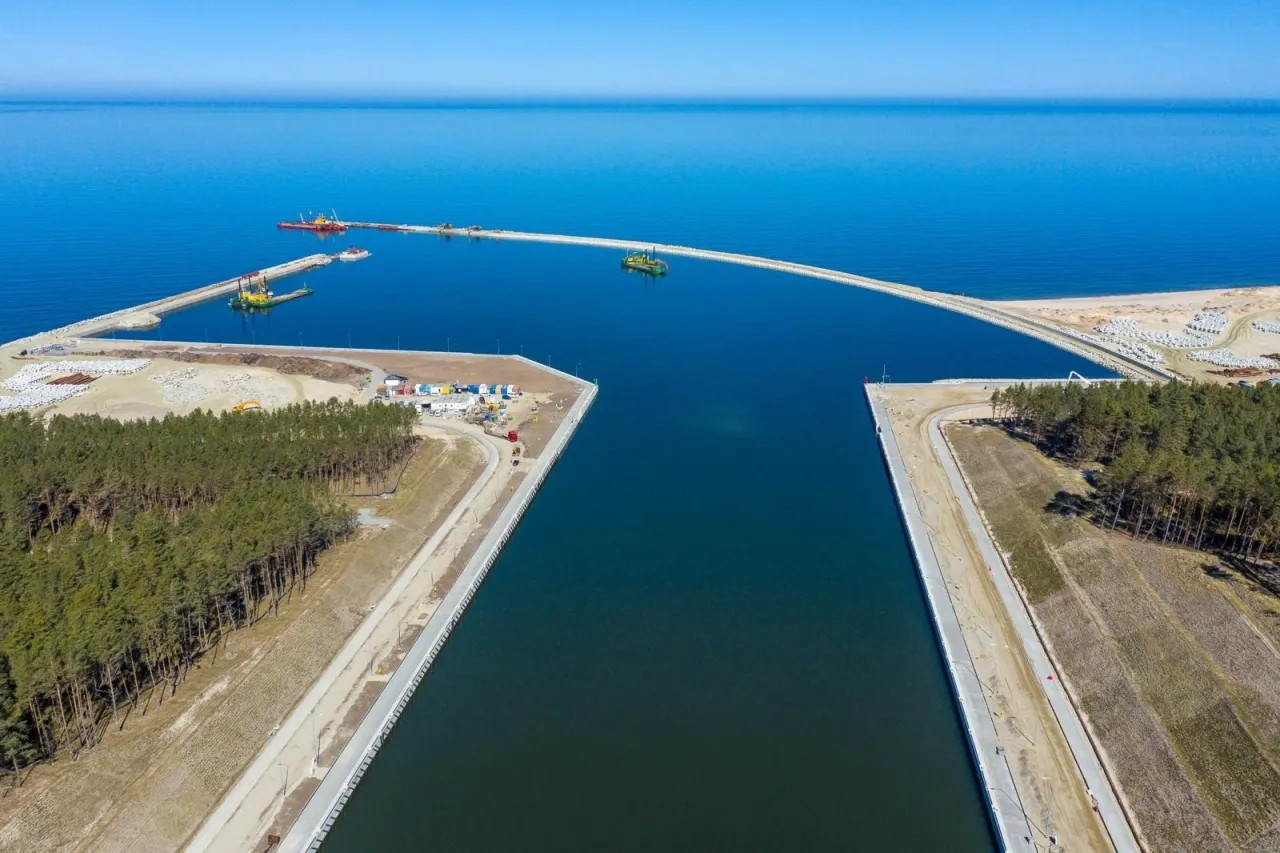 Przekop Mierzei Wiślanej z lotu ptaka