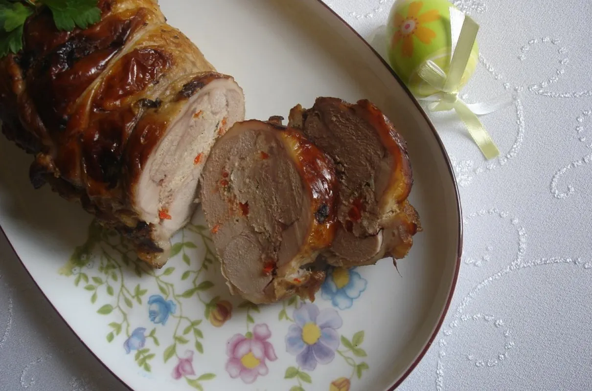 faszerowany udziec indyka świąteczny stół