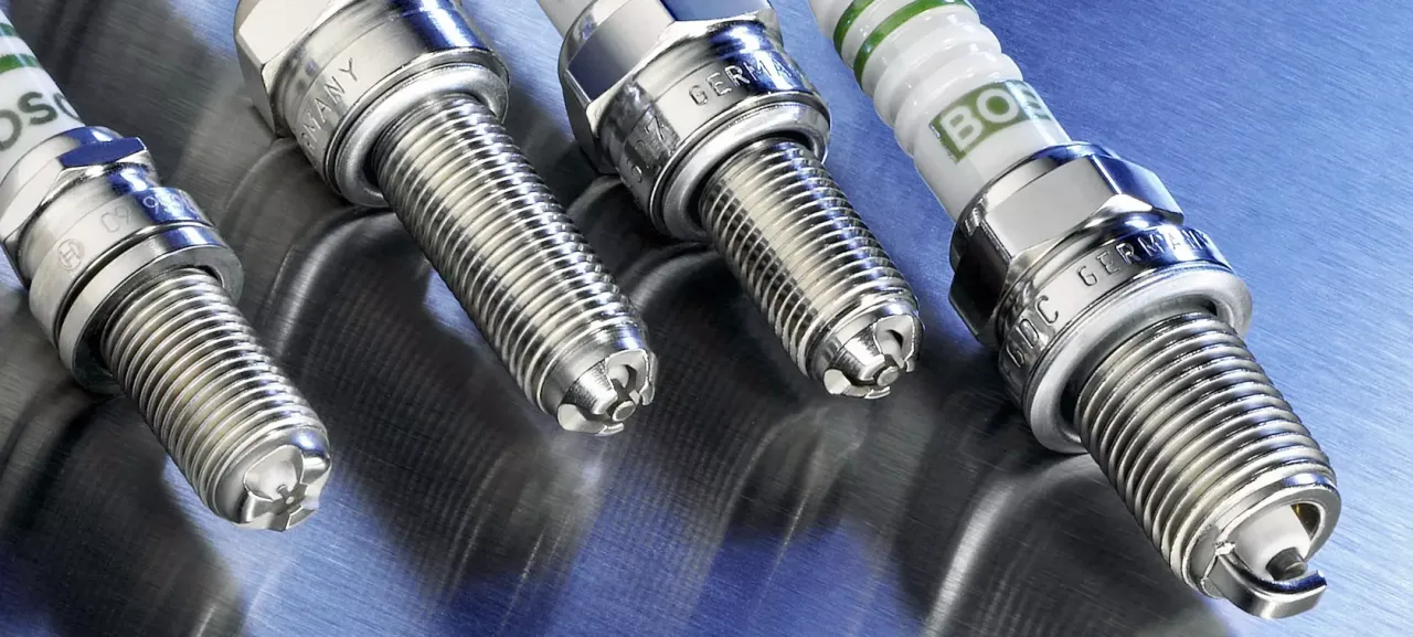 wyeksploatowana świeca irydowa lpg vs nowa