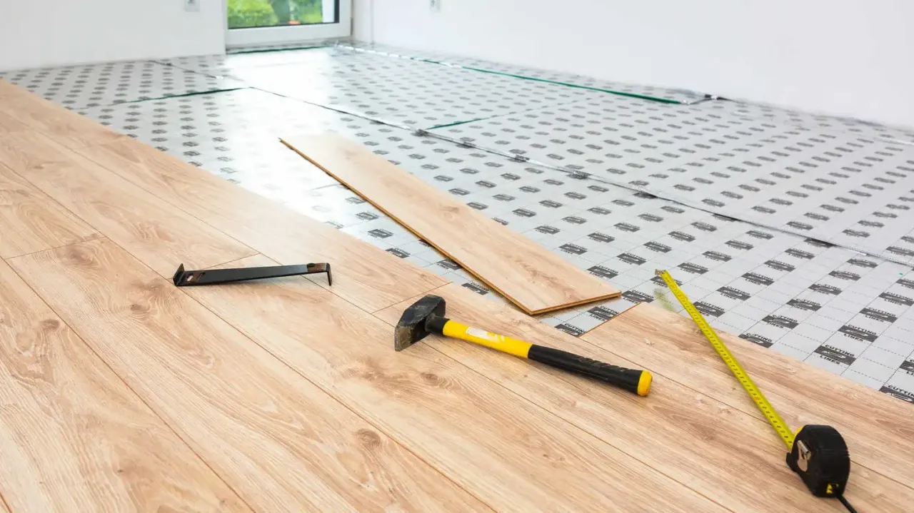 Niezbędne narzędzia do wymiany paneli podłogowych
