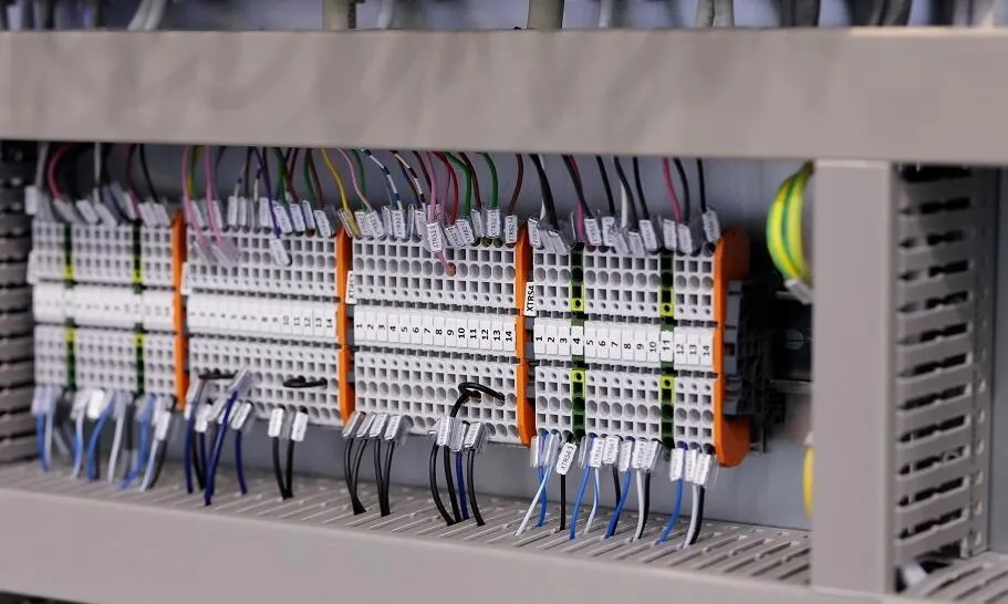 rodzaje rozdzielnic elektrycznych domowych