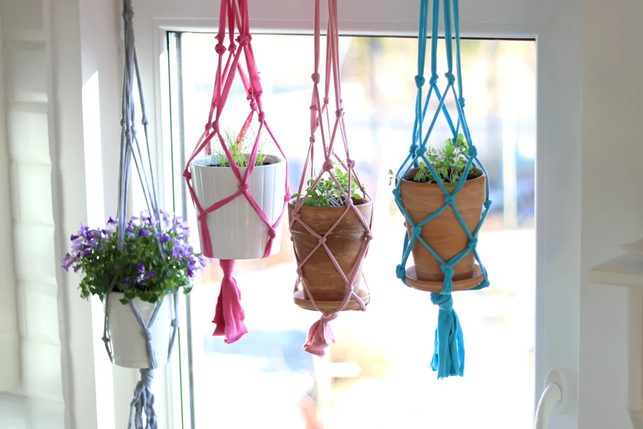 Kwietnik makrama na ścianę DIY