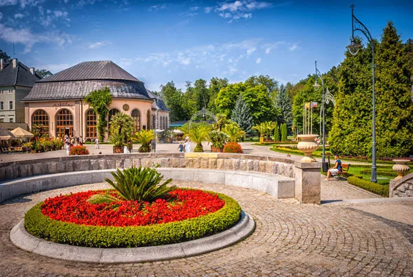 Park Zdrojowy Kudowa-Zdrój lub Kaplica Czaszek