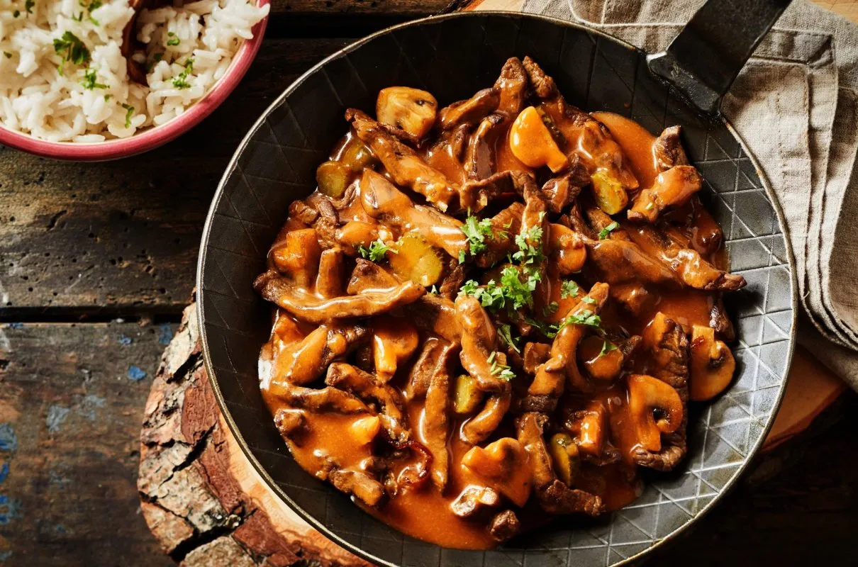 gulasz z boczniak&oacute;w