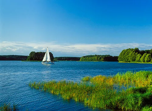 Mazury krajobraz jeziora żaglówki