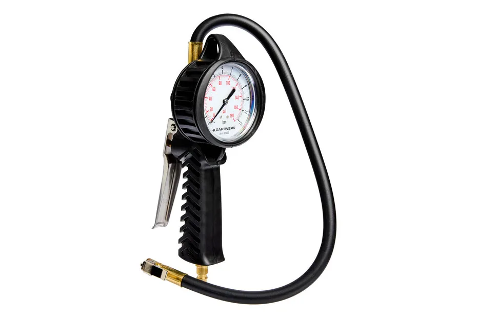 Comparaison manomètre analogique vs numérique gonfleur