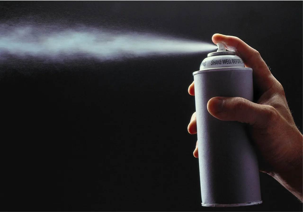 materiały do lakierowania samochodu sprayem