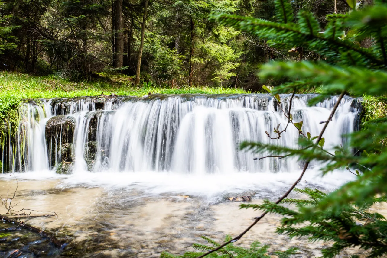 Rezerwat Szum wodospady