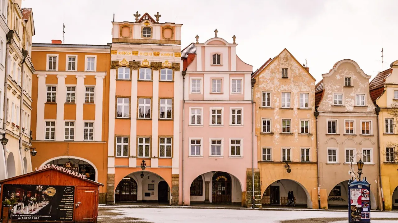 Jelenia G&oacute;ra Stare Miasto Rynek kamienice