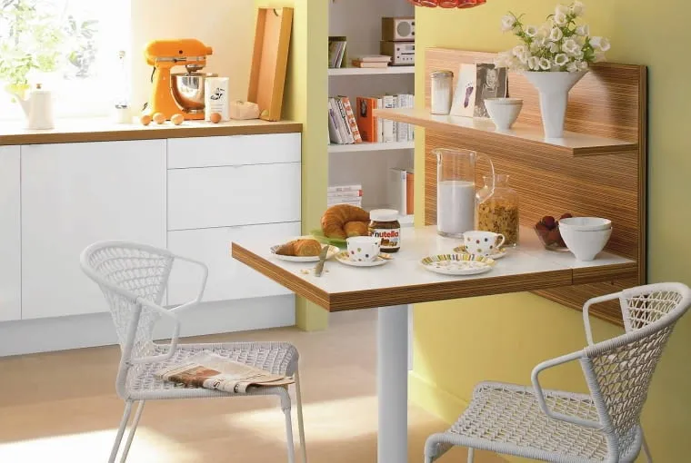 Mała kuchnia aranżacja krzesła stół