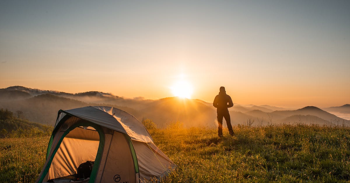Solary i panele fotowoltaiczne sprawdzą się w Twoim kamperze!
