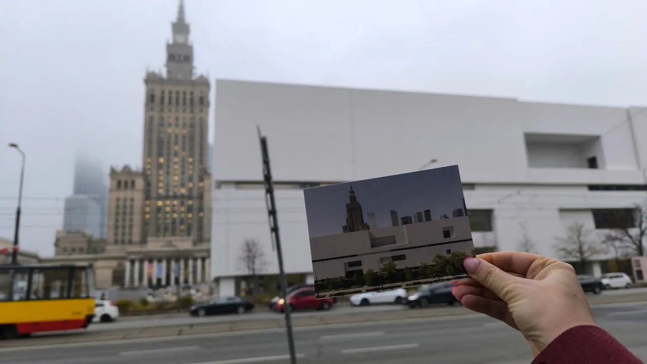 Zdjęcie Muzeum sztuki nowoczesnej na Placu Defilad: co warto wiedzieć?