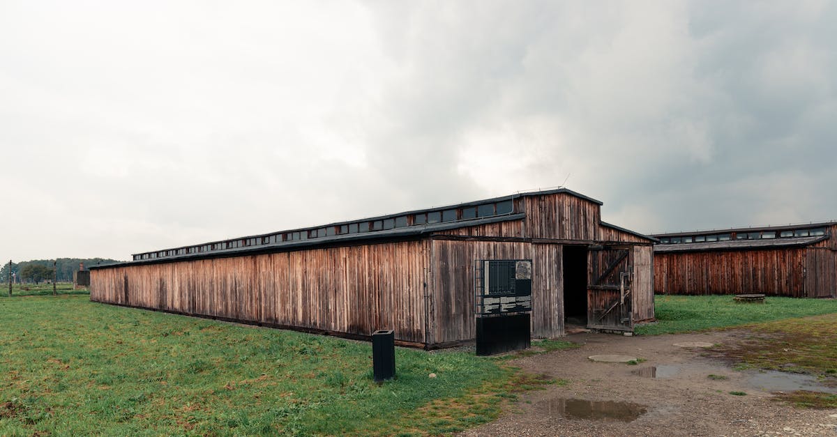 Auschwitz z lotu ptaka - szokujące zdjęcia obozu koncentracyjnego