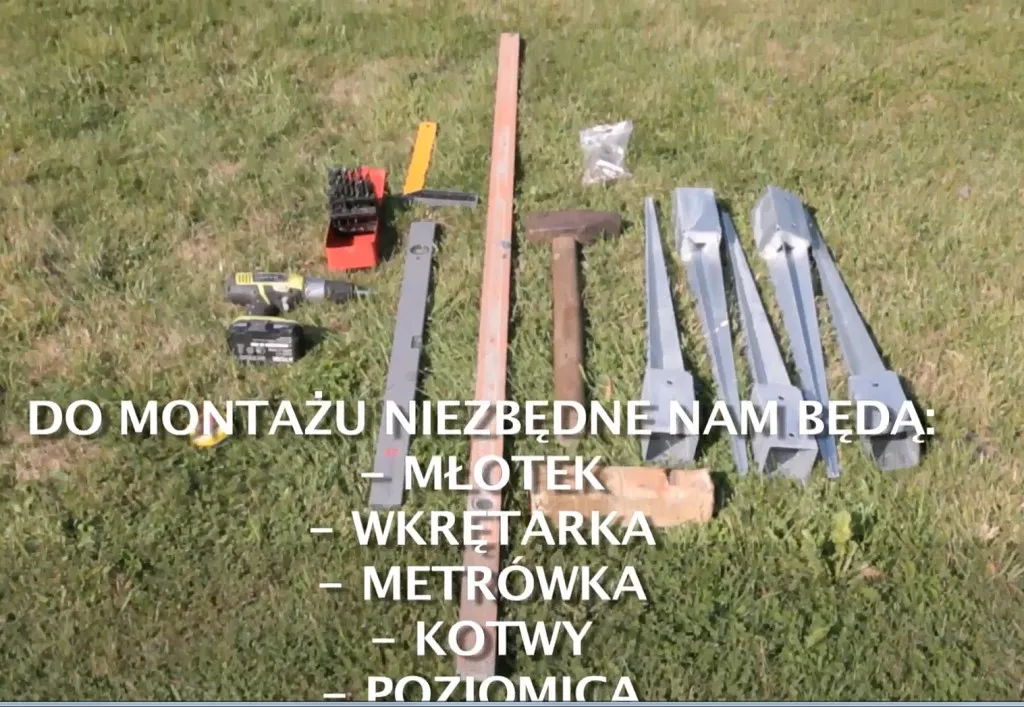 narzędzia i materiały do montażu płotu lamelowego