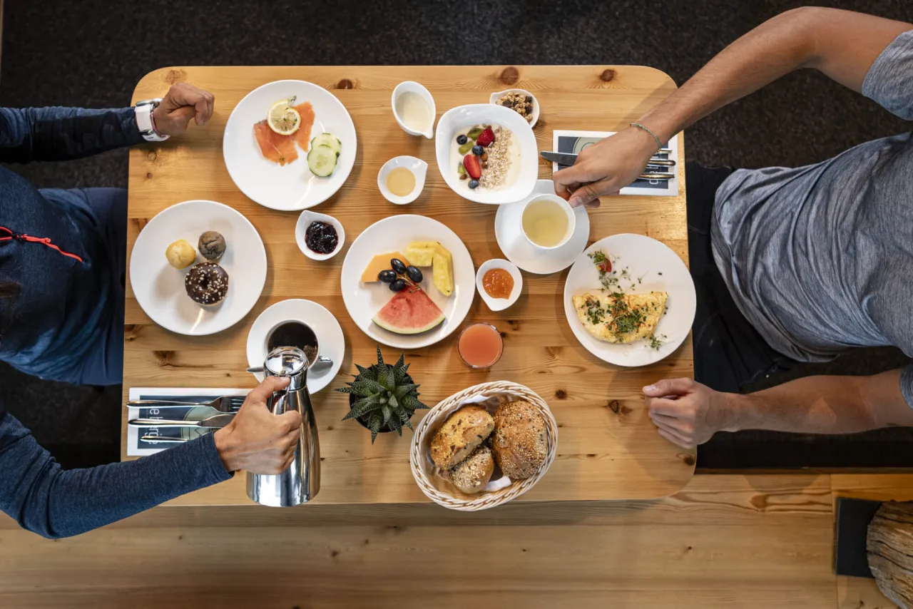 Fr&uuml;hst&uuml;cksbuffet Die Berge Lifestyle Hotel S&ouml;lden