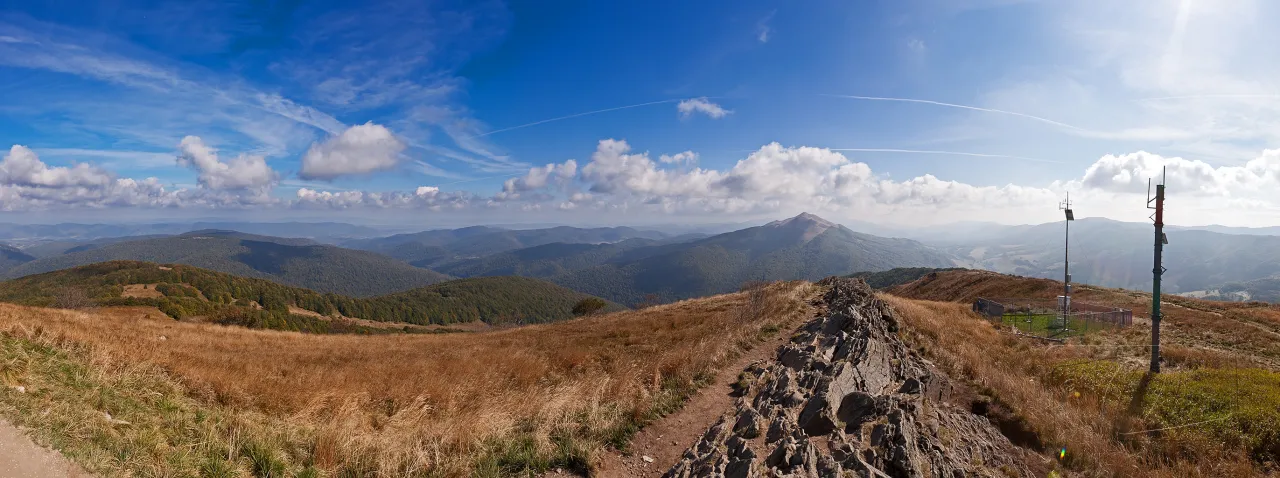 panoramiczny widok Bieszczady połoniny jesień