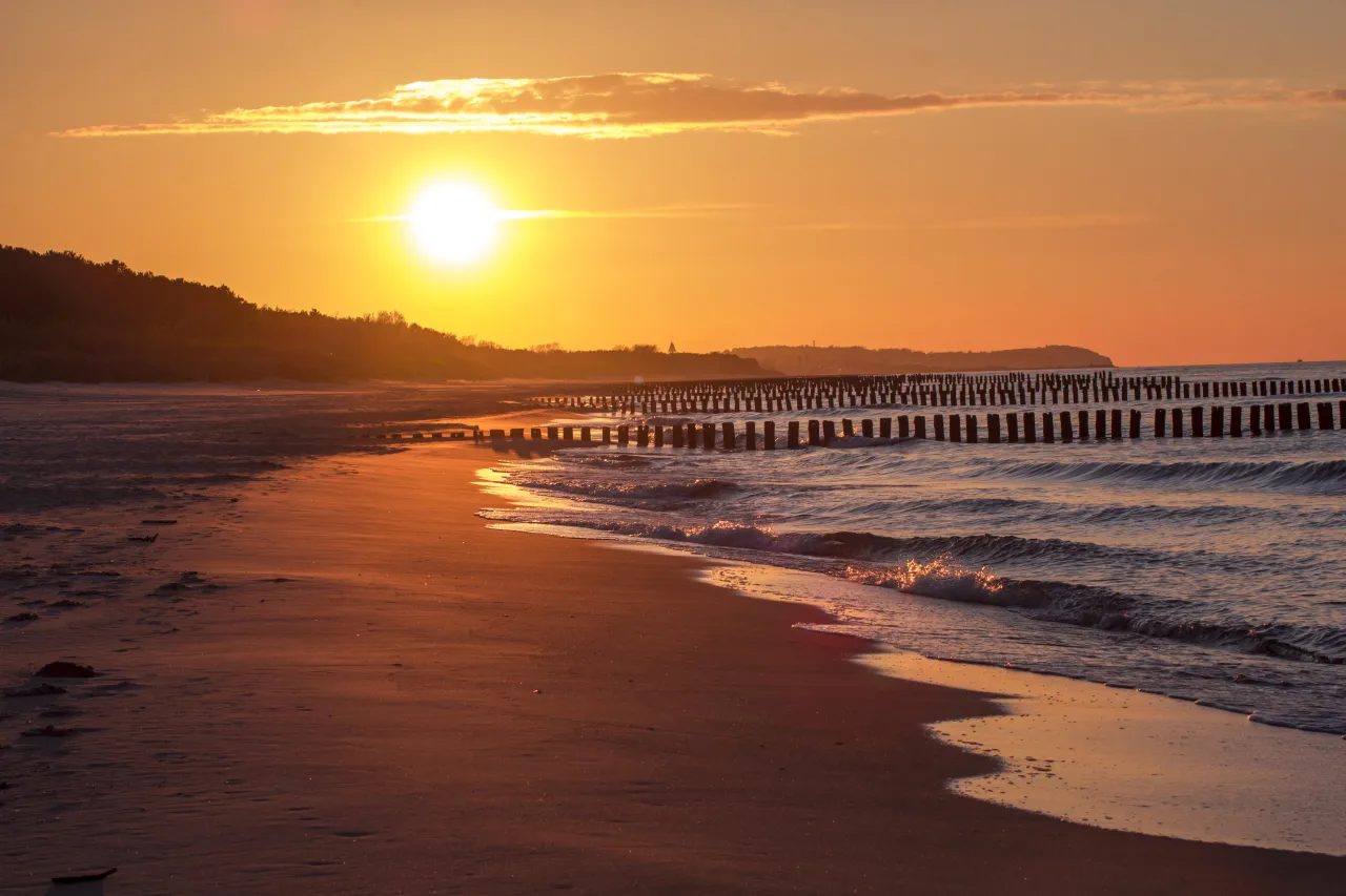 Plaża w Chałupach zachód słońca