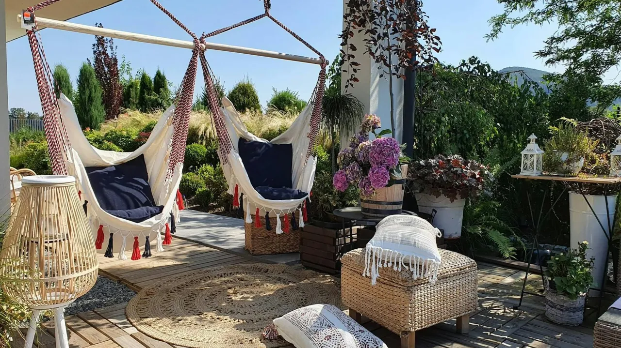 Osoby planujące zakup huśtawki ogrodowej