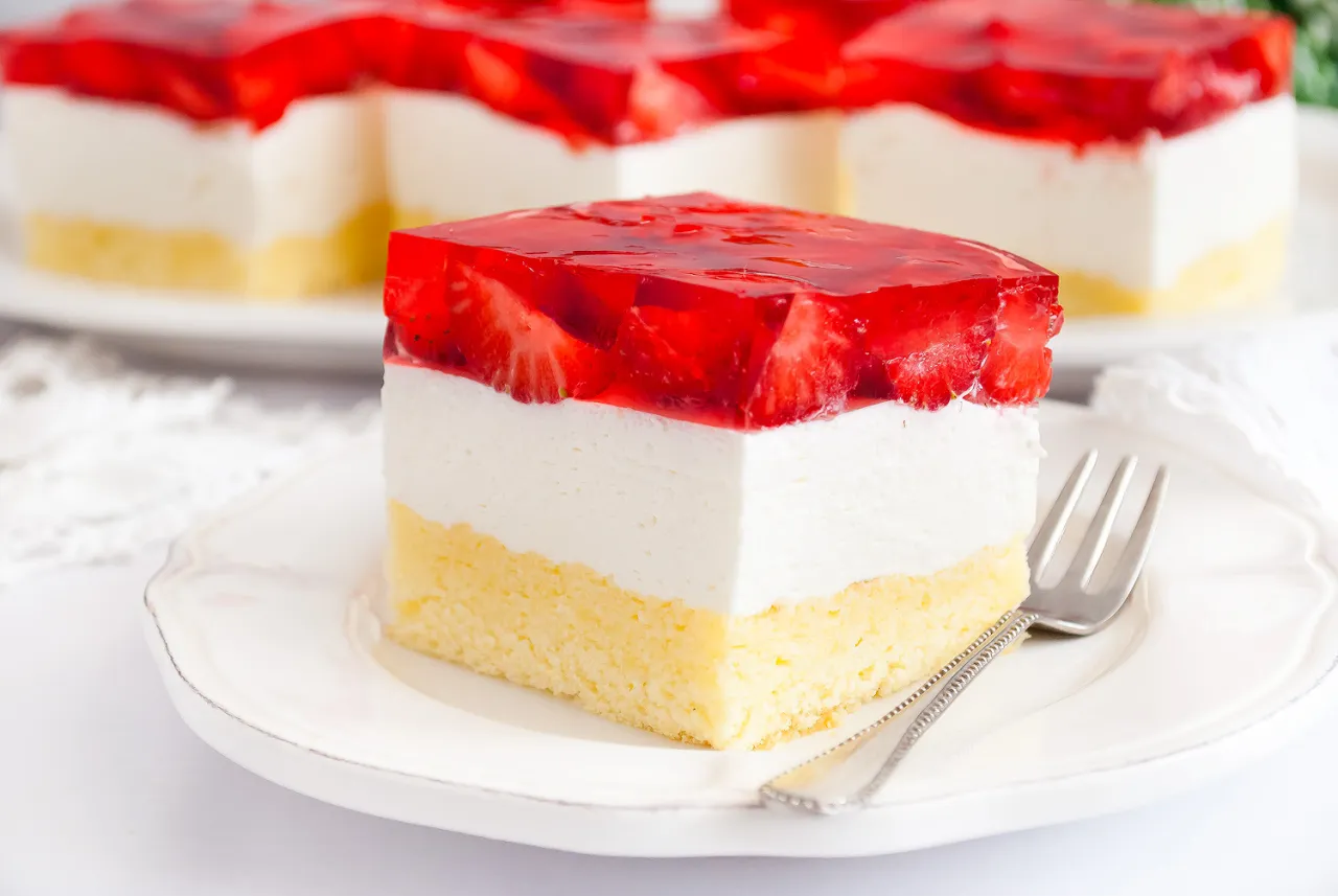 ciasto z galaretką rozwarstwione po rozmrożeniu