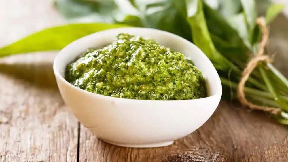 Receta paso a paso de pesto casero en mortero