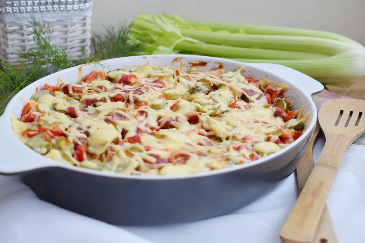 Składniki na zapiekankę gyros