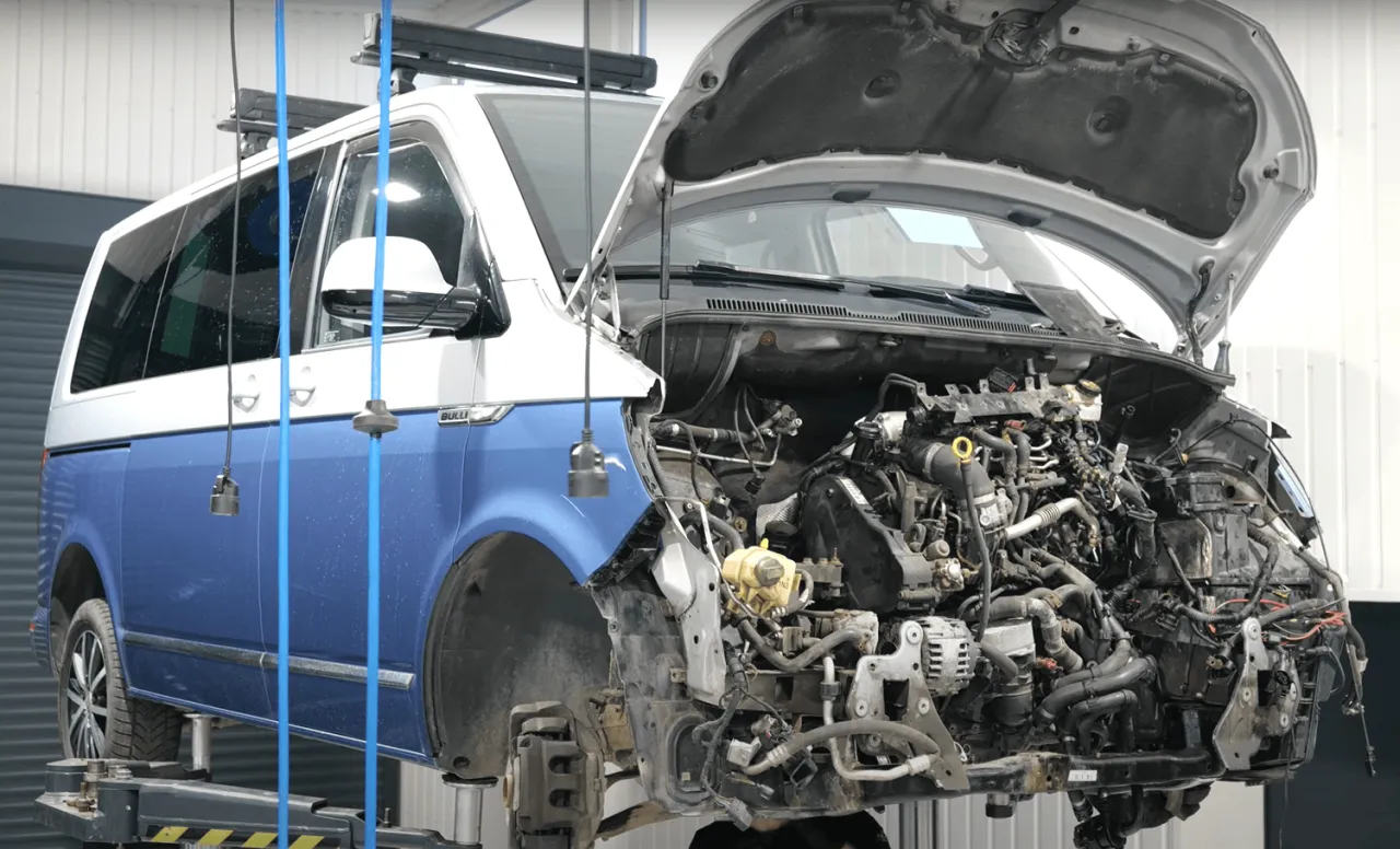 VW T5 po liftingu wnętrza silnika