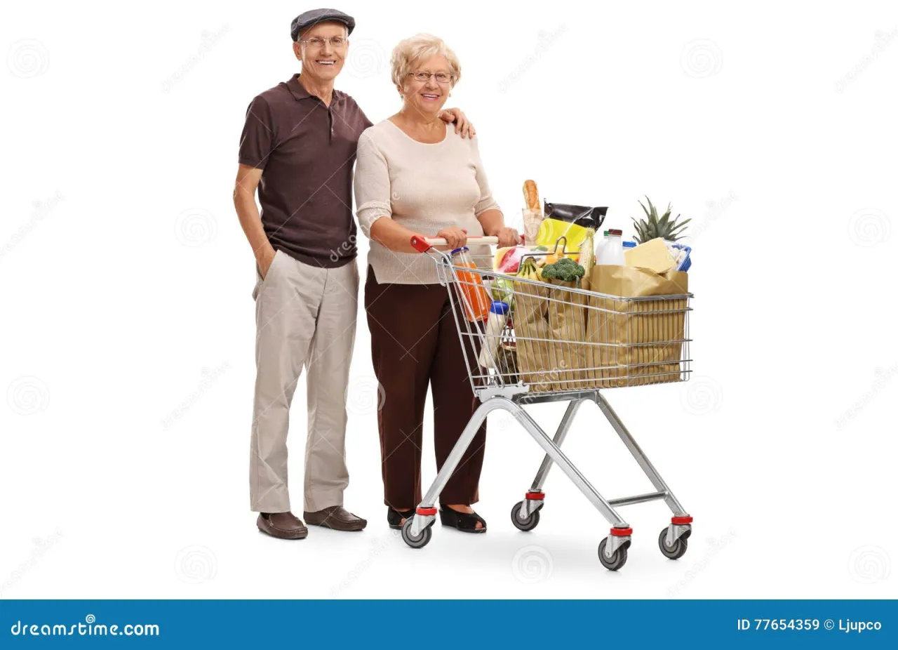 osoba pomagająca starszej osobie w zakupach