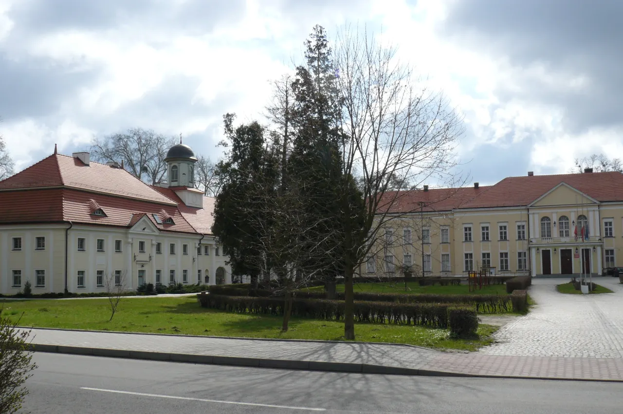 Brzeg Dolny Zespół Pałacowo-Parkowy
