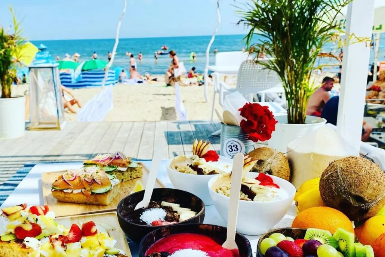 Śniadanie w Sopocie z widokiem na morze