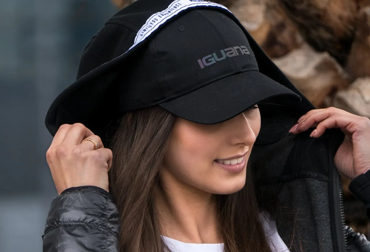 stylizacje z czapką z daszkiem długie włosy