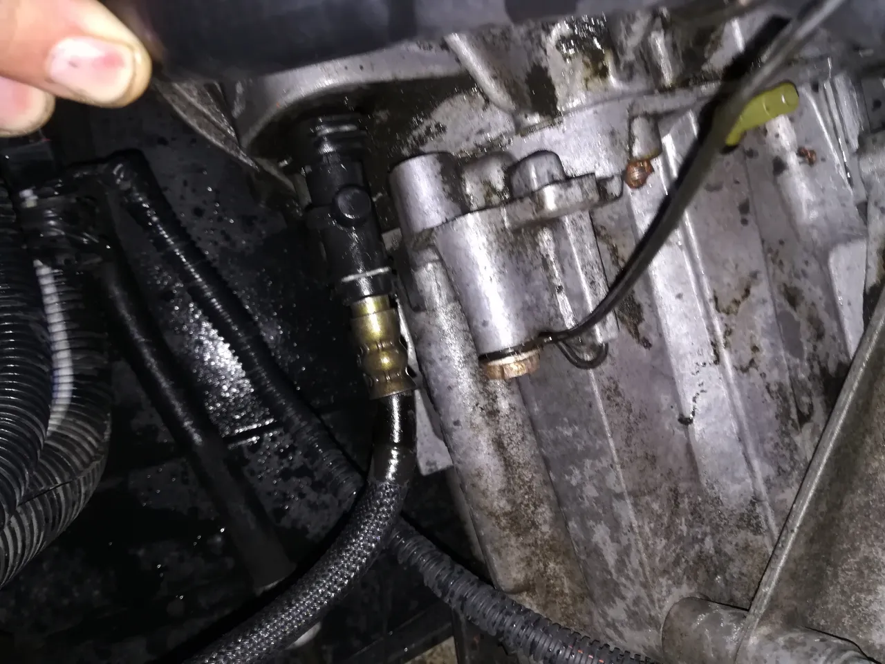 wyciek płynu sprzęgła dywanik