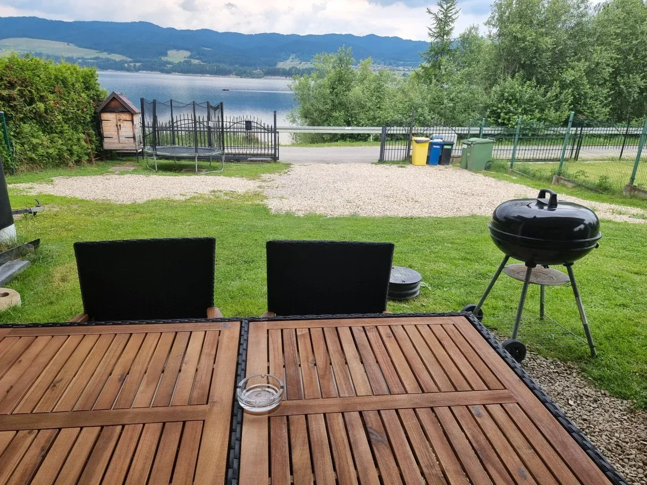 agroturystyka z pomostem nad jeziorem