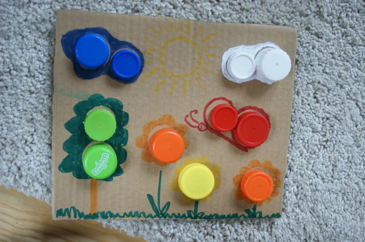 DIY z plastikowych nakrętek dla dzieci