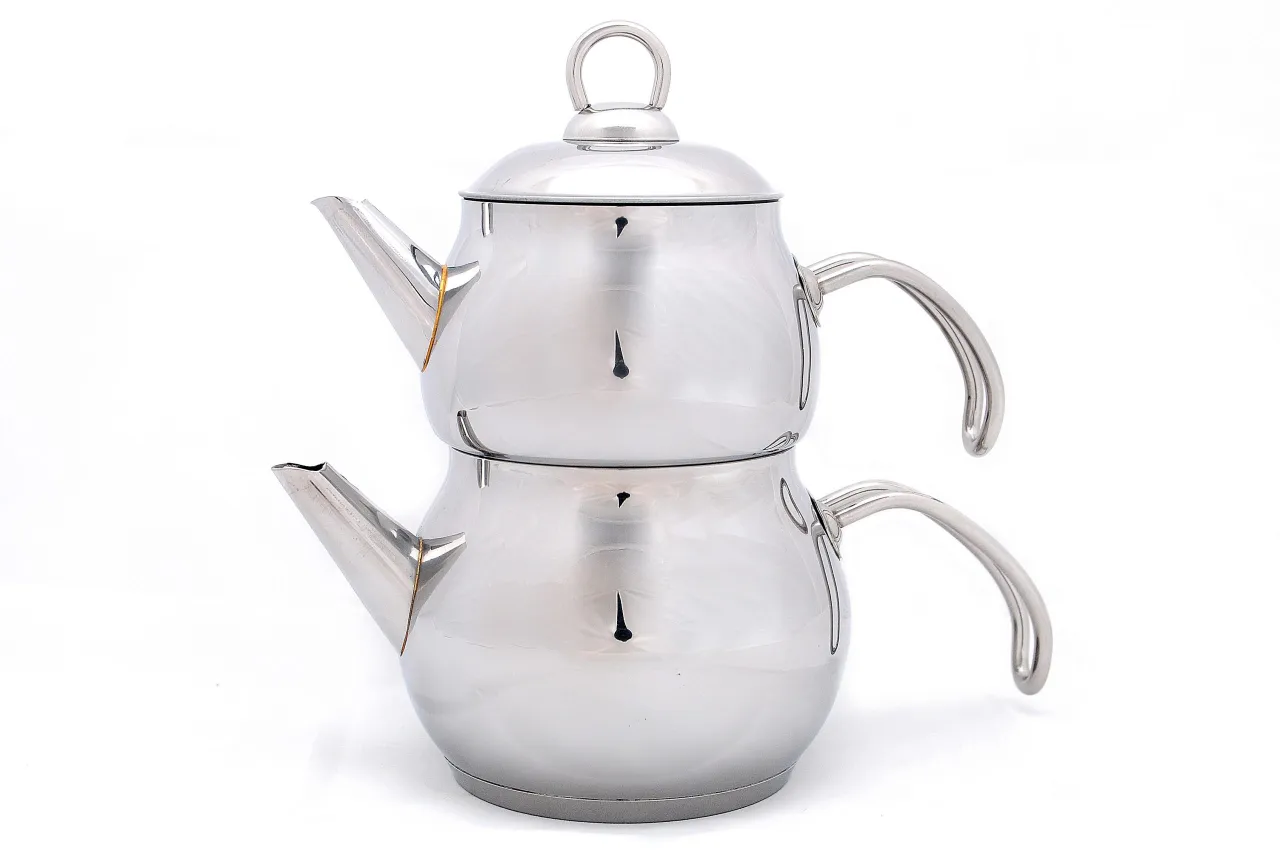 Turecki czajnik &ccedil;aydanlık i szklanki ince belli