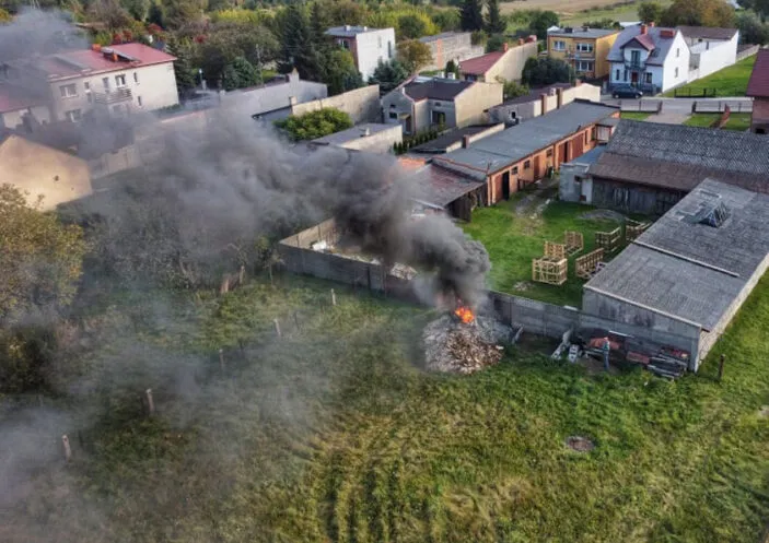 toksyczny dym spalanie syntetyk&oacute;w