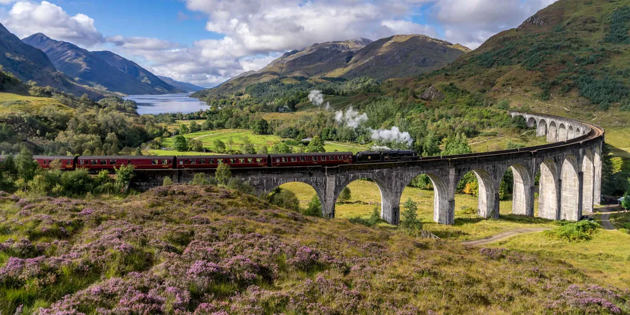 Wiadukt Glenfinnan Jacobite Steam Train