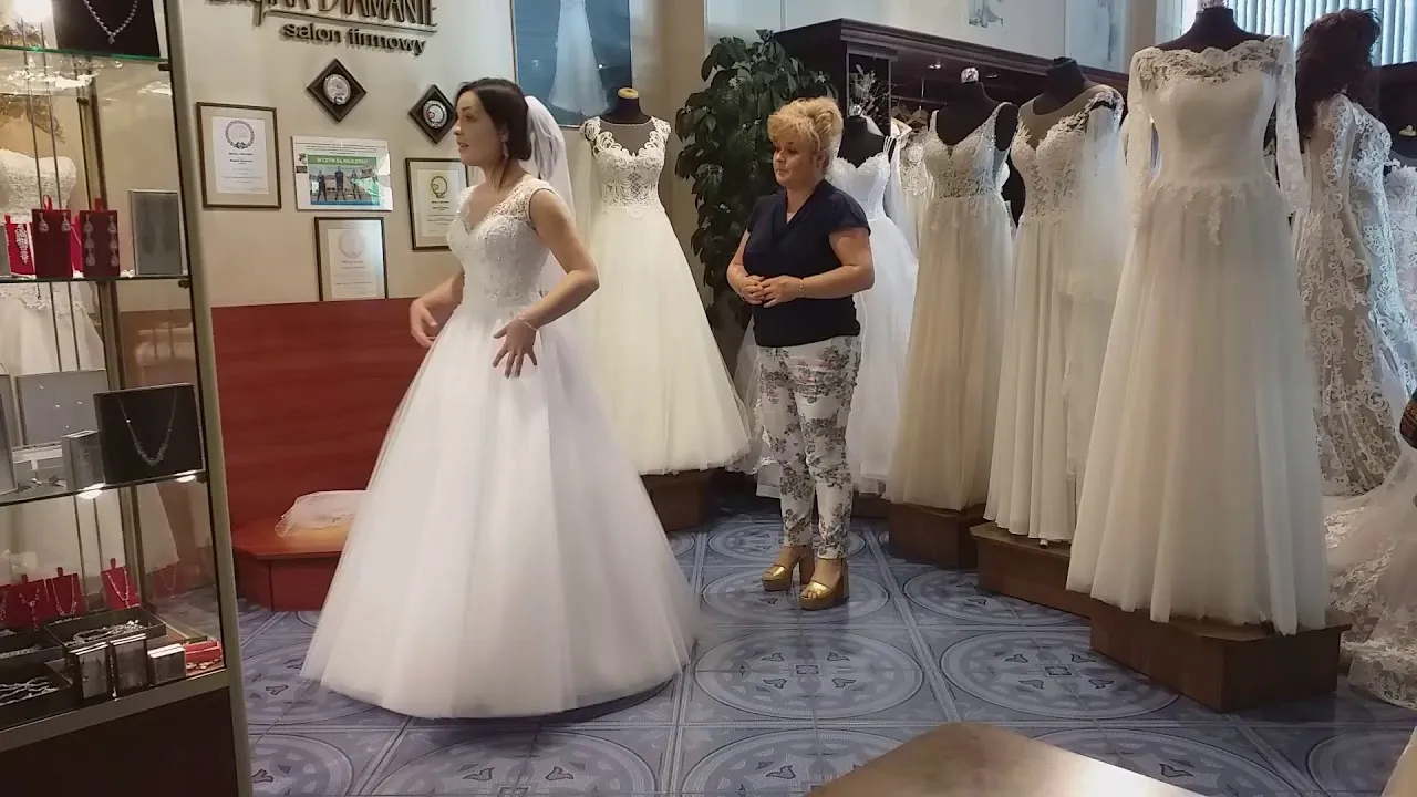 Zdjęcie Jak tanio wyczyścić suknię ślubną w domu bez ryzyka zniszczenia