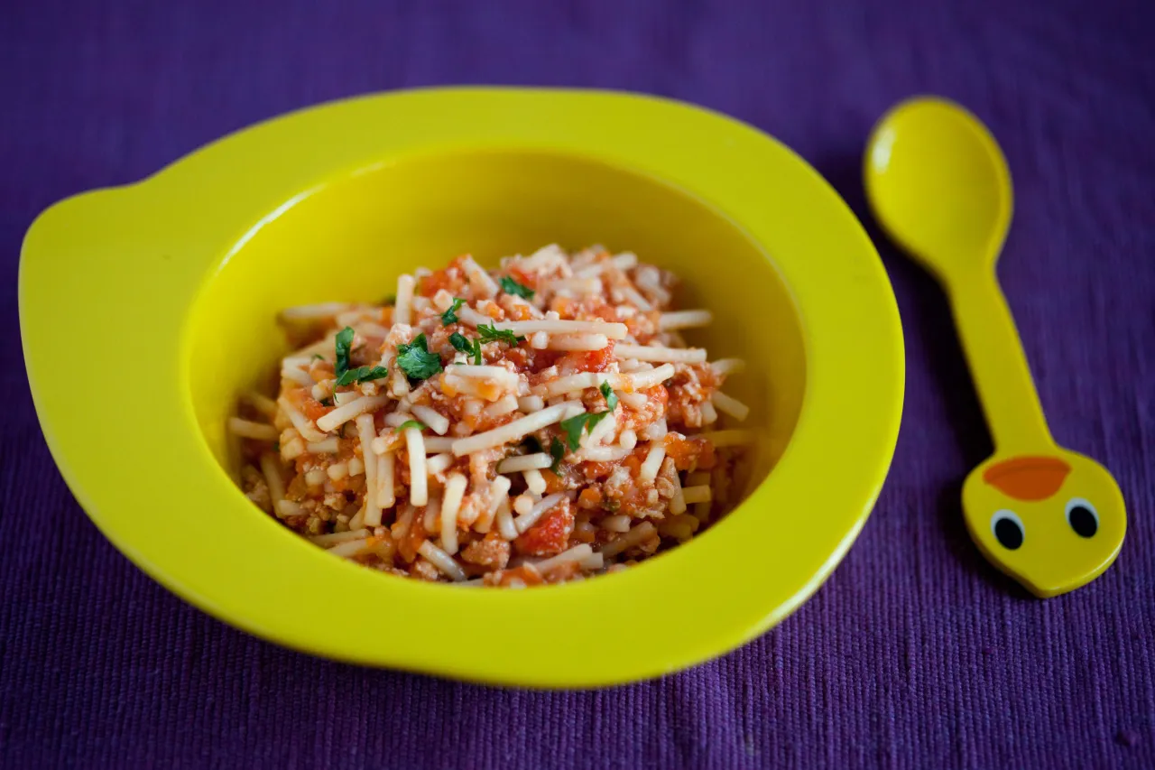 Zdjęcie Bezpieczne przepisy na spaghetti dla 8 miesięcznego dziecka, które zachwycą malucha
