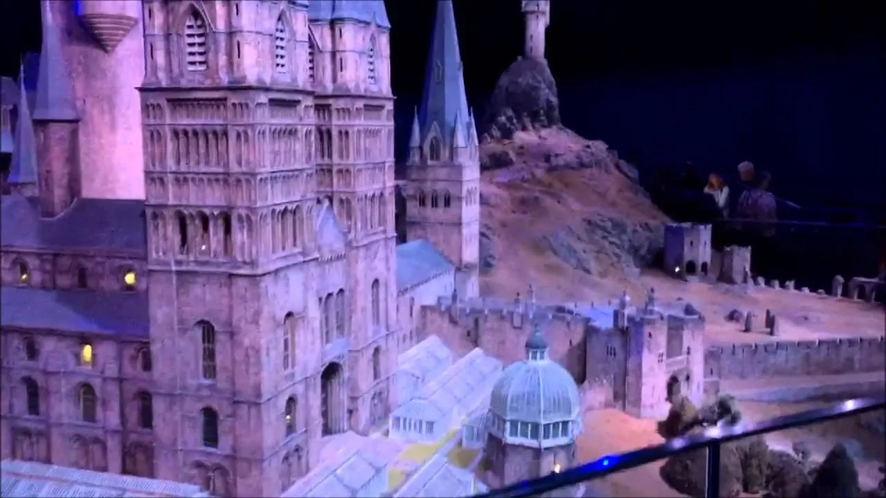 Warner Bros Studio Tour London model Hogwartu