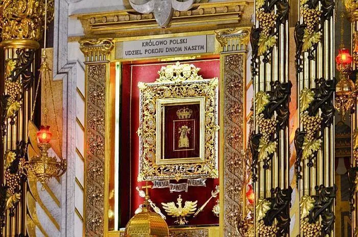 wnętrze Bazyliki Licheńskiej Cudowny Obraz Matki Bożej Licheńskiej