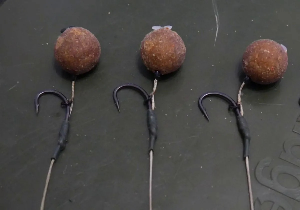 Narzędzia do montażu kulki proteinowej na włosie