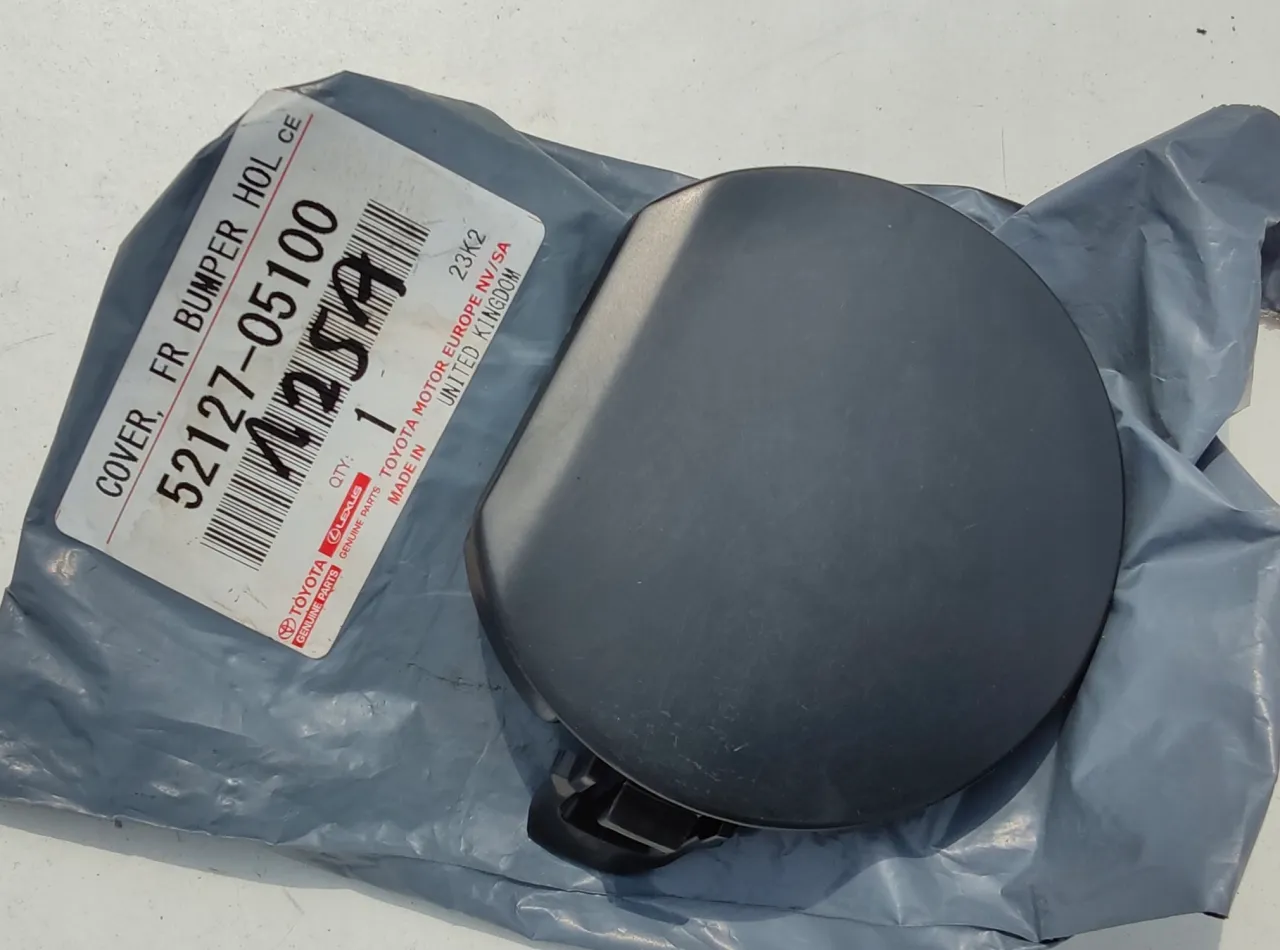 Toyota Avensis zaślepka ucho holownicze T27 T25 T22