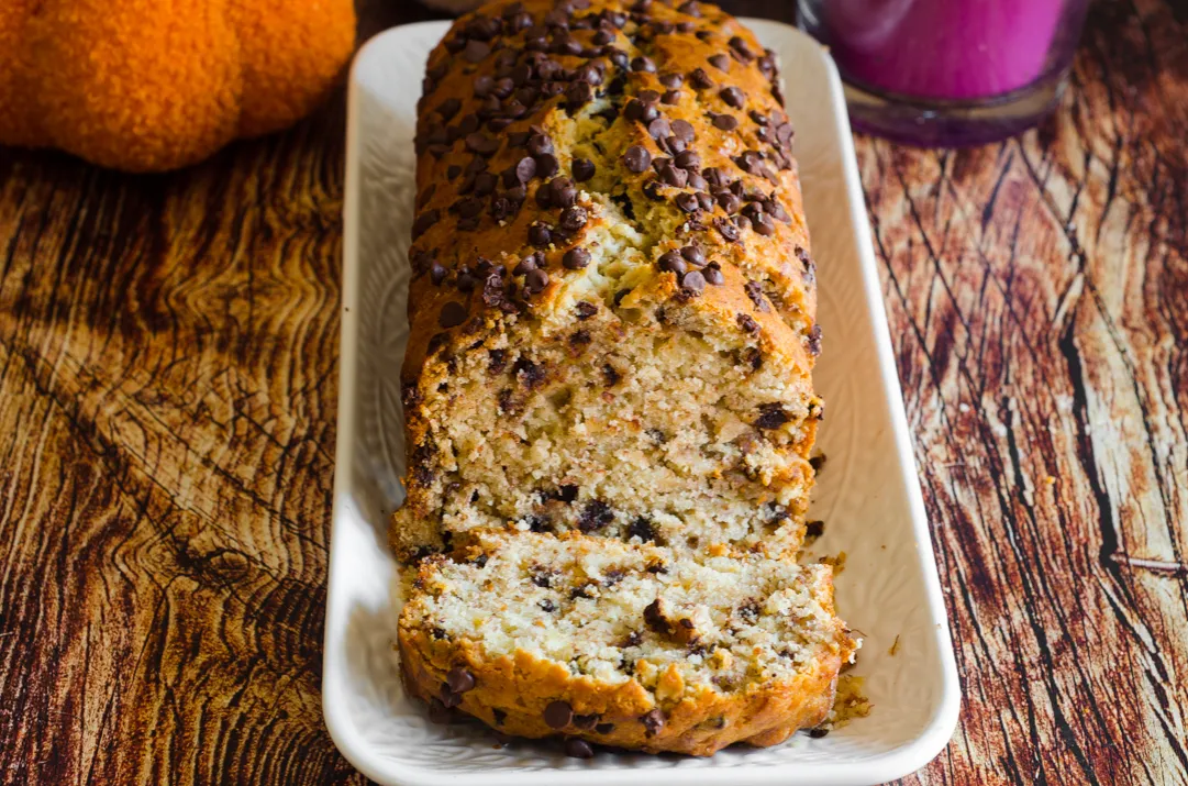 Banana bread con gocce di cioccolato