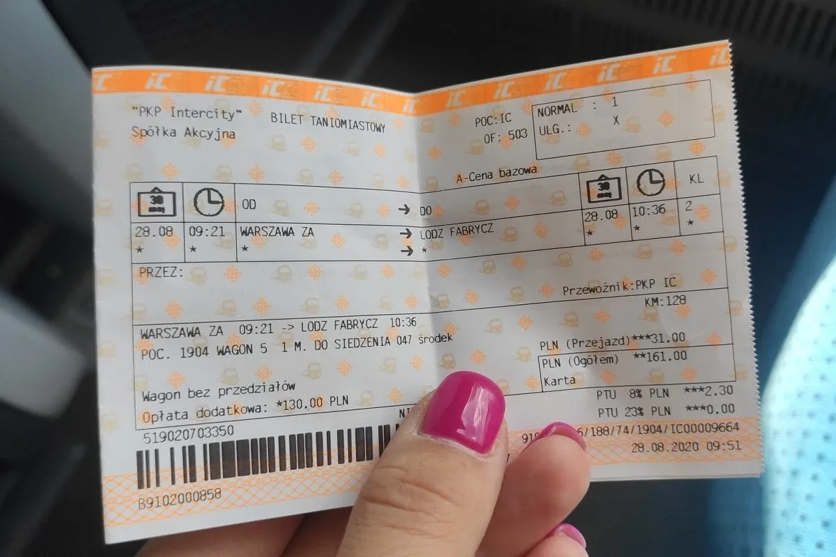 Bilet PKP Intercity z Warszawy do Łodzi. Zastanawiasz się, czy można przebukować bilet PKP? Ten dokument zawiera szczeg&oacute;ły podr&oacute;ży.