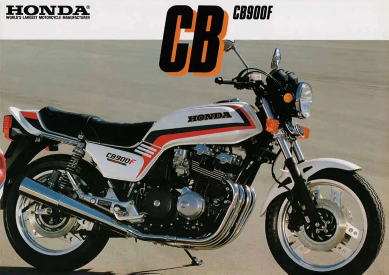 Zdjęcie Jak się pisze 900? Odkryj poprawny zapis i użycie w dokumentach