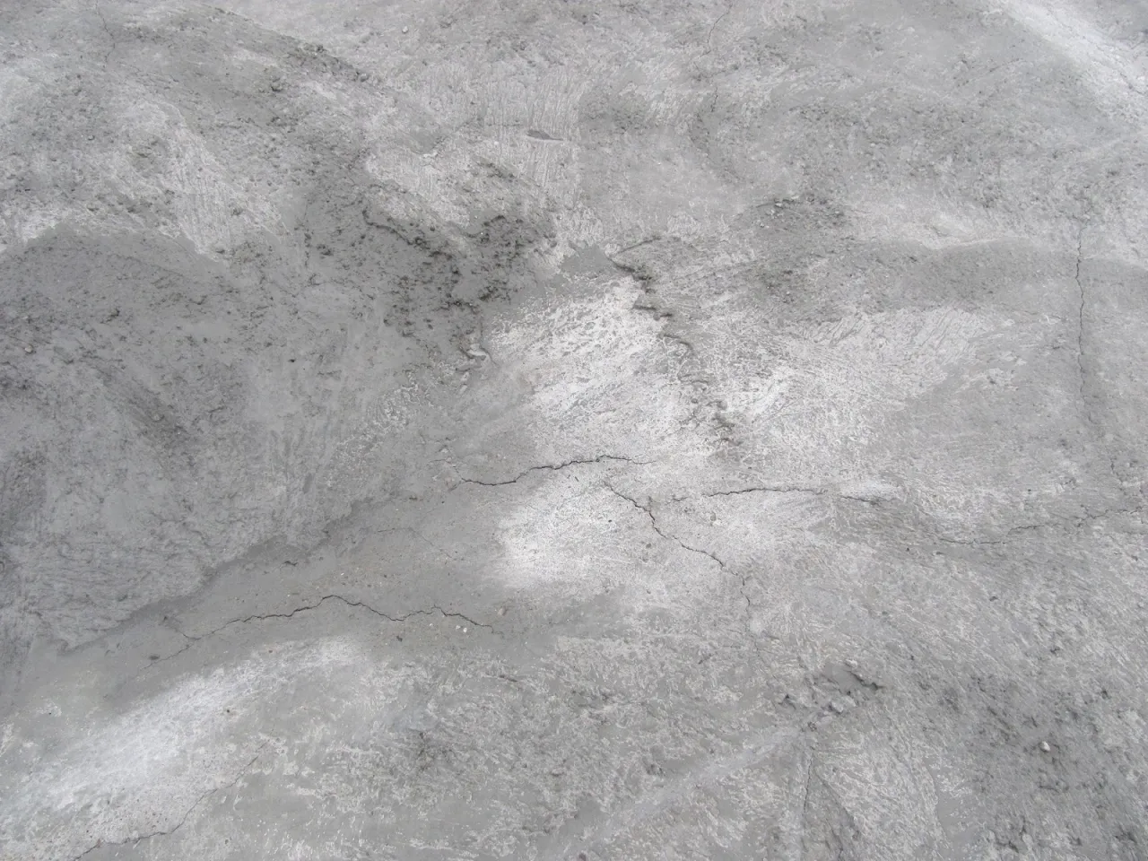 pękający beton błędy