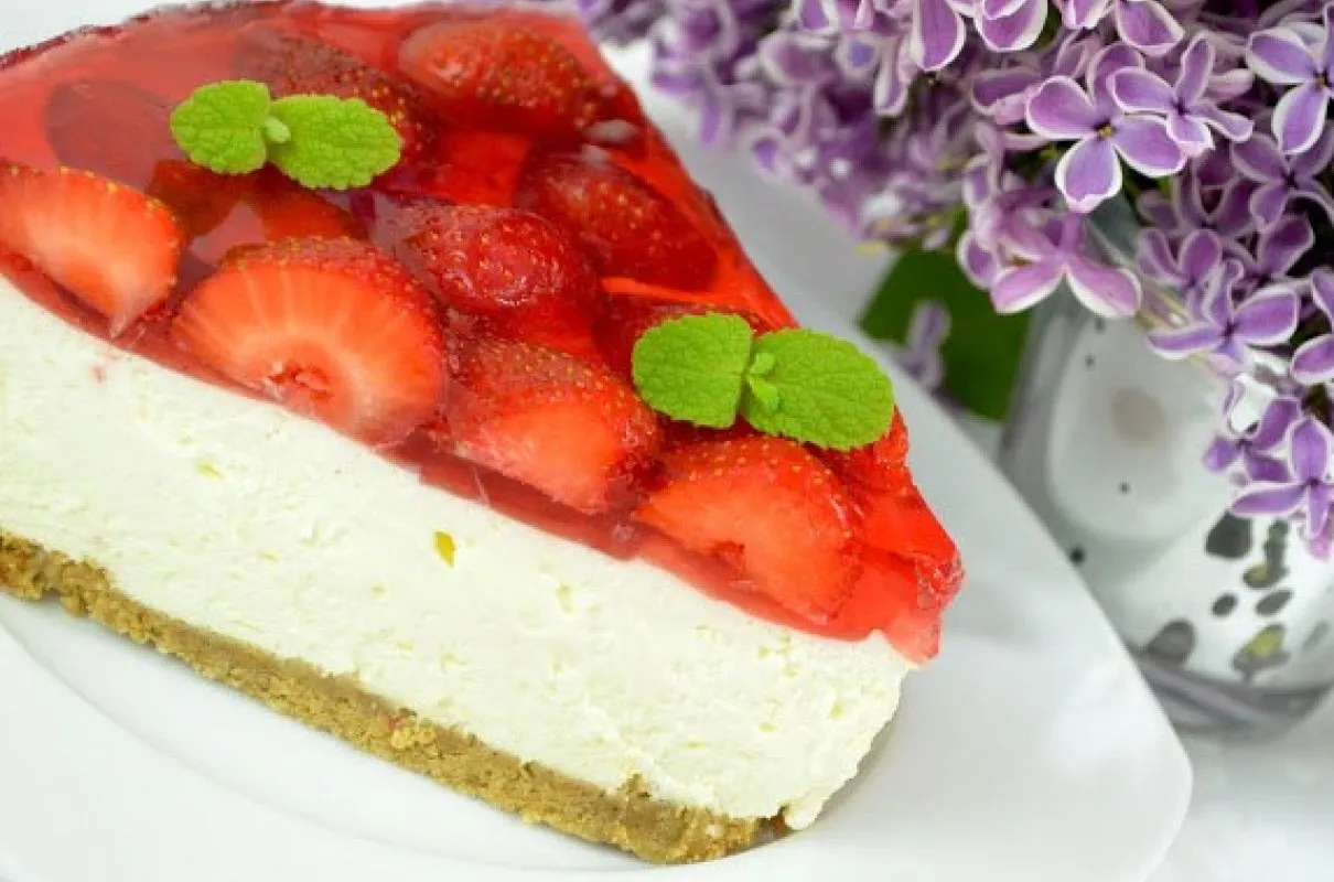 sernik na zimno z mascarpone i galaretką