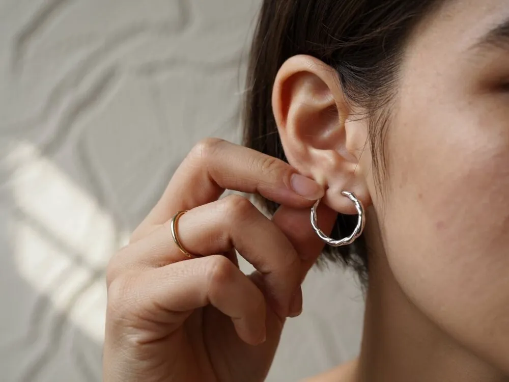 przygotowanie do założenia kolczyka higiena