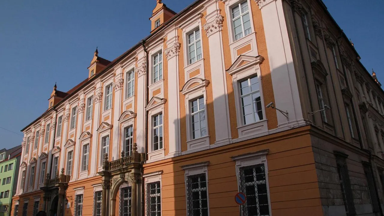 Dom opieki Dwór Biskupi Nysa kontakt