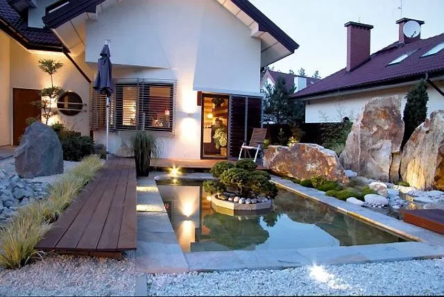 kolaż stylów ogrodowych: nowoczesny, naturalistyczny, wiejski, japoński